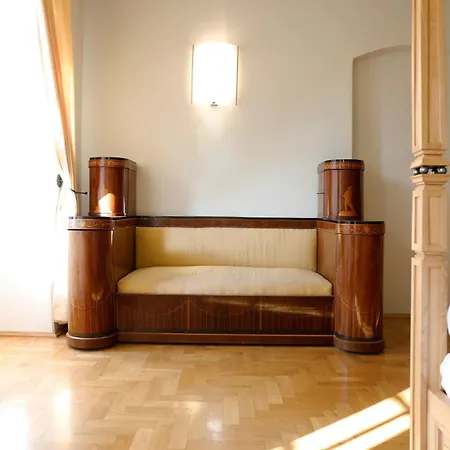Hotel Im Flüsterbogen *